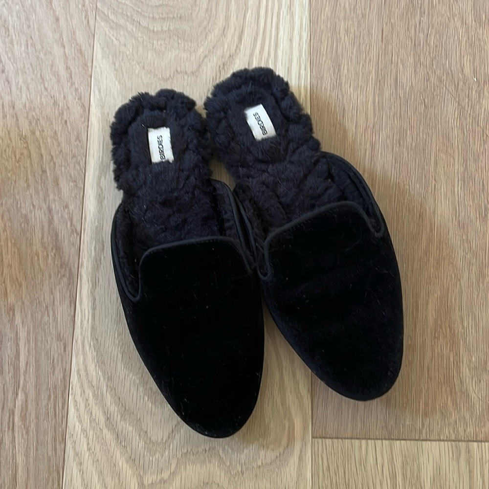 Birdies Phoebe Black Faux Fur Velvet Slides, sz. 7.5 Great condition.